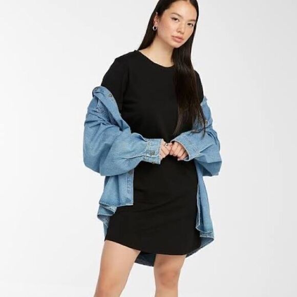 Forever 21 Black Short Sleeves Dress - Picture 1 of 5